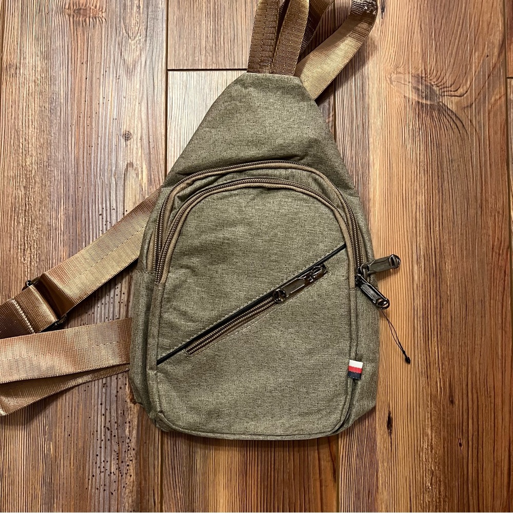 NWOT Canvas Sling Crossbody bag.
